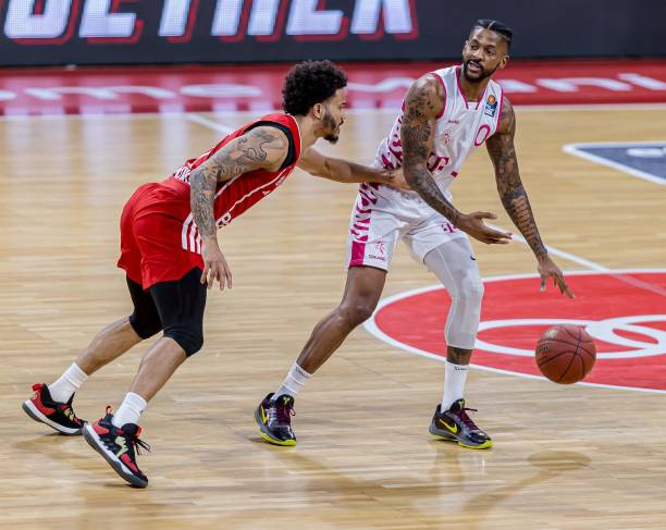 从而拉近与 从而拉近与