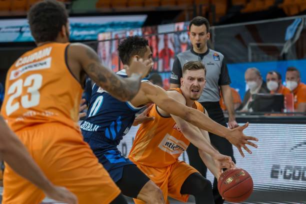 避开强敌 避开强敌