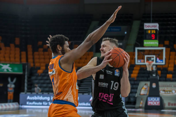 库里的防守 库里的防守